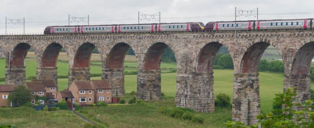 Berwick-upon-Tweed_MMB_12_Royal_Border_Bridge_and_220XXX_220XXX TRIM