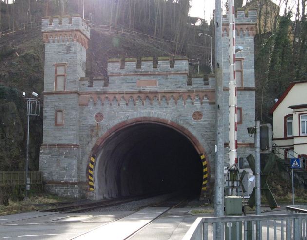 Weilburg_-_Eisenbahntunnel TRIM