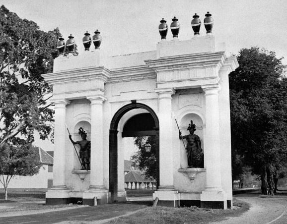 Jakarta De_Amsterdamse_Poort TRIM