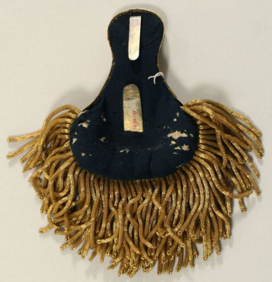Epaulets_MET_26.56.142_B KLEIN